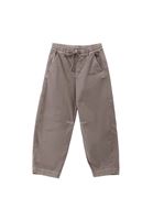 Barrel-Fit Pantolon ve U Yaka Atlet Kombini