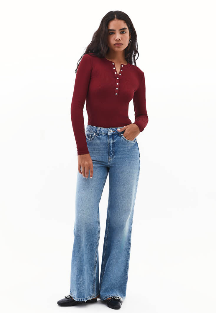 Women Bordeaux Snap-Detail T-Shirt