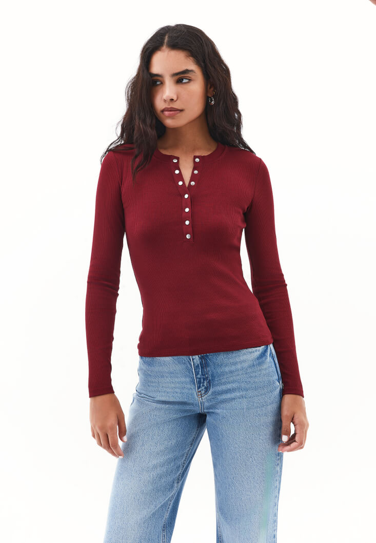 Women Bordeaux Snap-Detail T-Shirt
