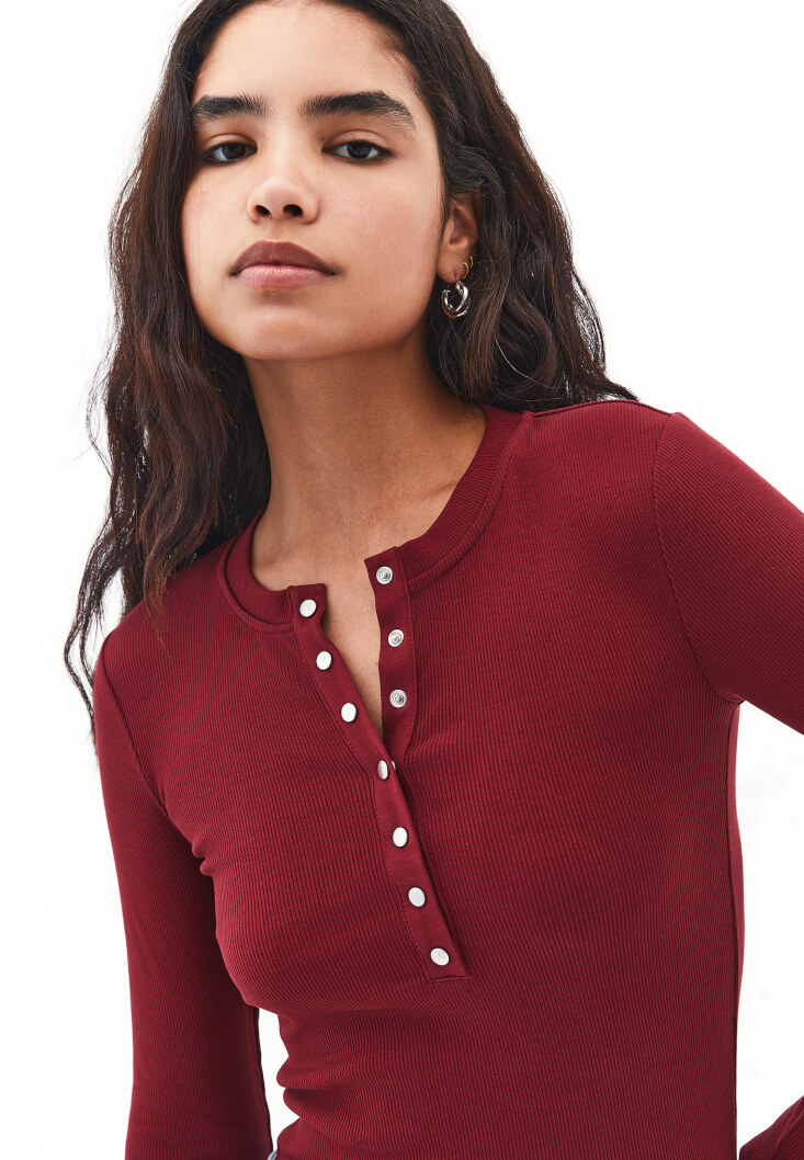 Women Bordeaux Snap-Detail T-Shirt
