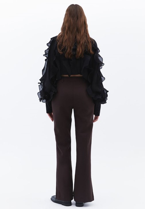 Bootcut Pantolon ve Crop Kazak Kombini
