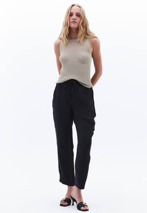 Straight-Fit Pantolon ve Ajurlu Atlet Kombini