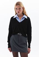 Women Black V-neck Sweater