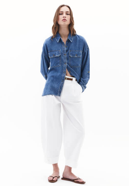 Denim Gömlek ve Barrel-Fit Pantolon Kombini