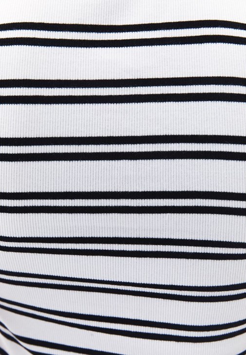 Fermuarlı Çizgili Atlet ve Wide-Leg Pantolon Kombini