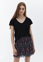 Women Black V-neck Linen Tshirt