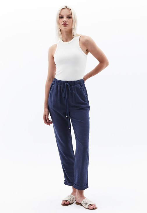 Keten Carrot-Fit Pantolon ve Atlet Kombini