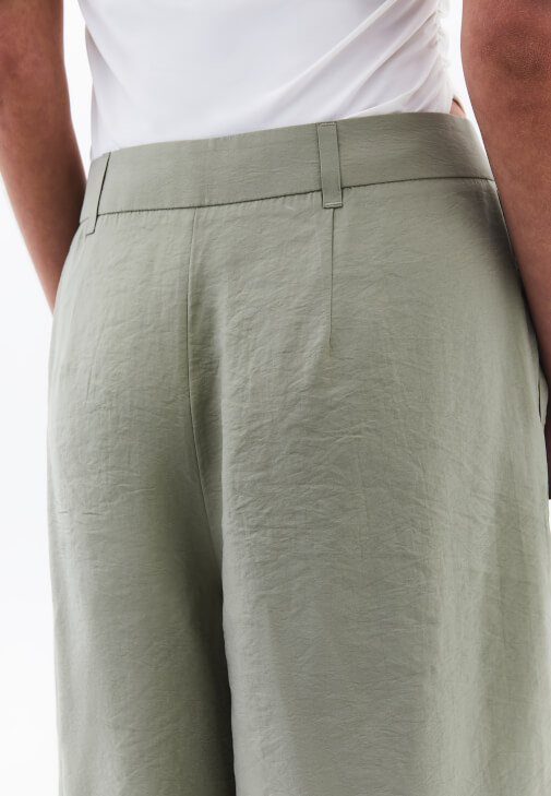 Culotte Pantolon ve Büzgülü Bluz Kombini