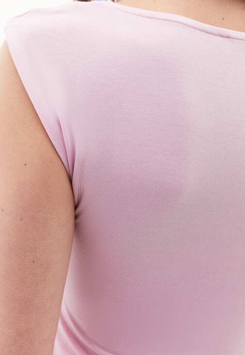 Modal Burgu Detaylı Bluz ve Wide-Leg Pantolon Kombini