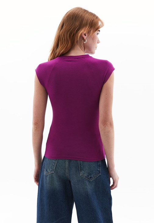 Modal Tişört ve Barrel-Fit Pantolon Kombini