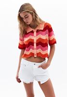 Jakarlı Crop Gömlek ve Mini Şort Kombini
