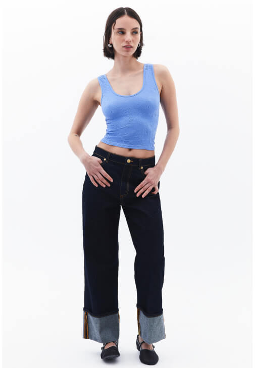Desenli Crop Top ve Boyfriend Pantolon Kombini