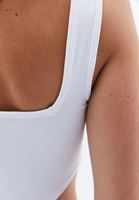 Women White Scope Neck Seamless Crop