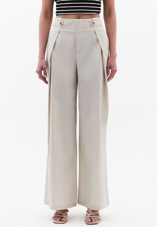 Yüksek Bel Wide-Leg Pantolon ve Çizgili Tişört Kombini