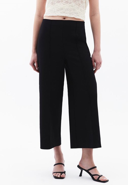 Culotte Pantolon ve Dantel Bluz Kombini