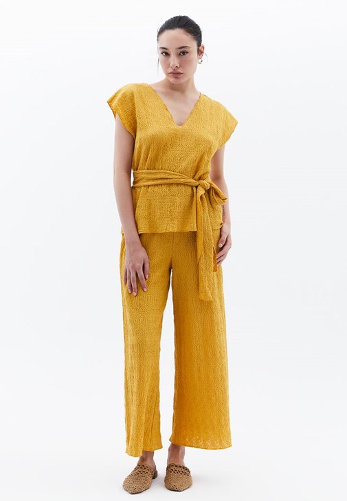 Culotte Pantolon ve Bağcık Detaylı Bluz Kombini