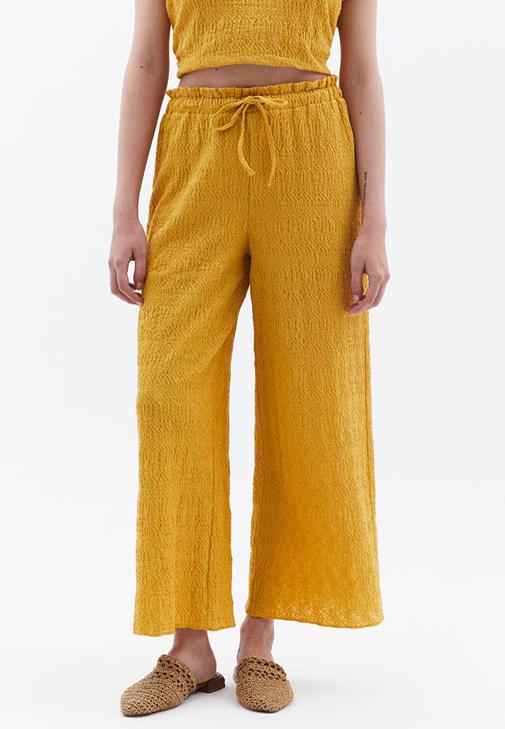 Culotte Pantolon ve Bağcık Detaylı Bluz Kombini