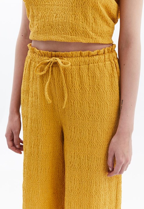 Culotte Pantolon ve Bağcık Detaylı Bluz Kombini