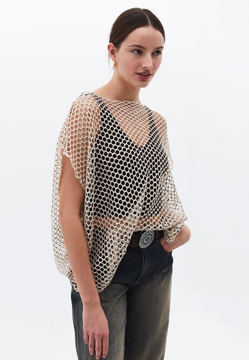 Bot Yaka Bluz ve Barrel-Fit Pantolon Kombini