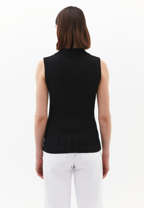 Ajurlu Triko Yelek ve Wide-Leg Pantolon Kombini