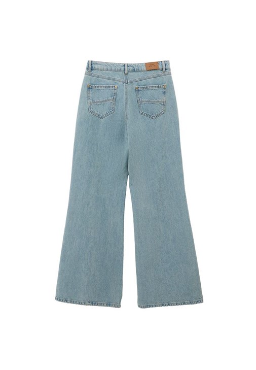 Denim Pantolon ve Oversize Gömlek Kombini