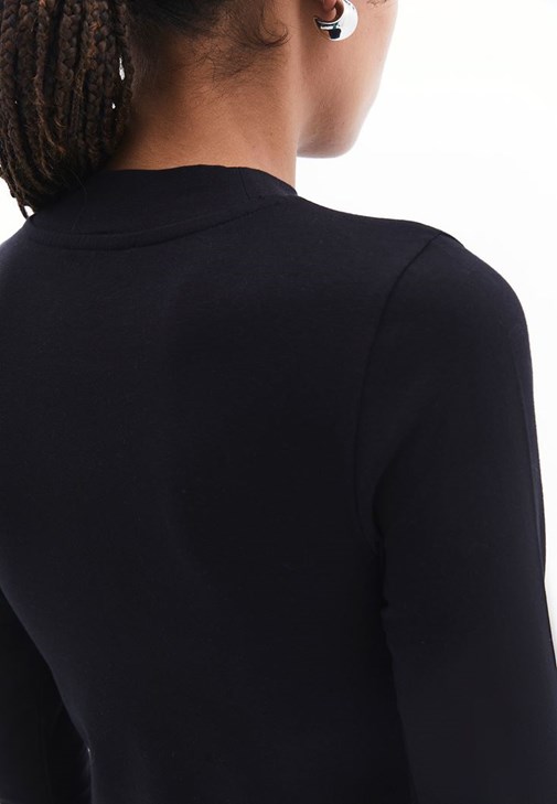 Korse Detaylı Tişört ve Pantolon Kombini