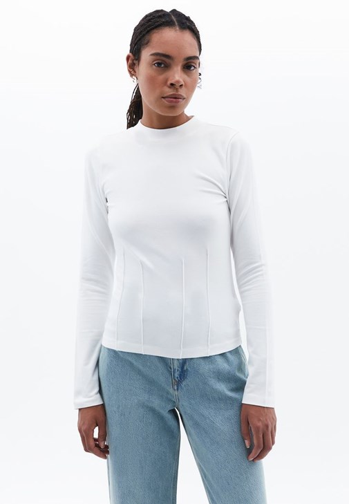 Korse Detaylı Tişört ve Wide-Leg Pantolon Kombini