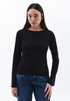 Women Black Boat Neck Tshirt with Long Sleeves