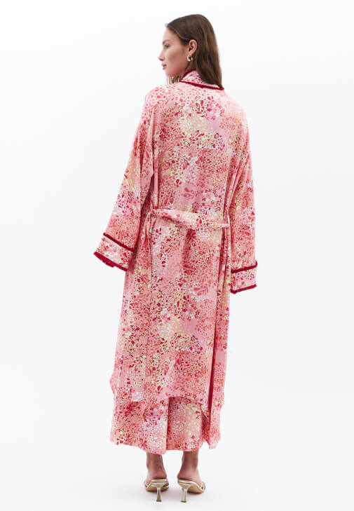 Bağlamalı Kimono ve Saten Pantolon Kombini