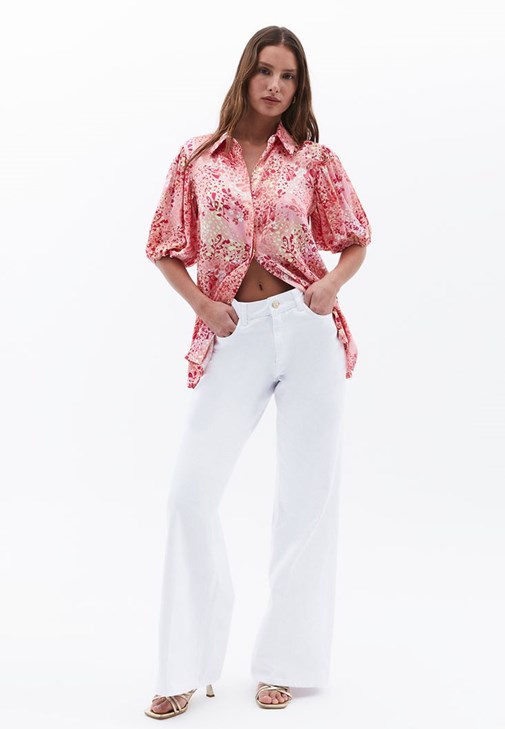Desenli Saten Gömlek ve Wide-Leg Pantolon Kombini