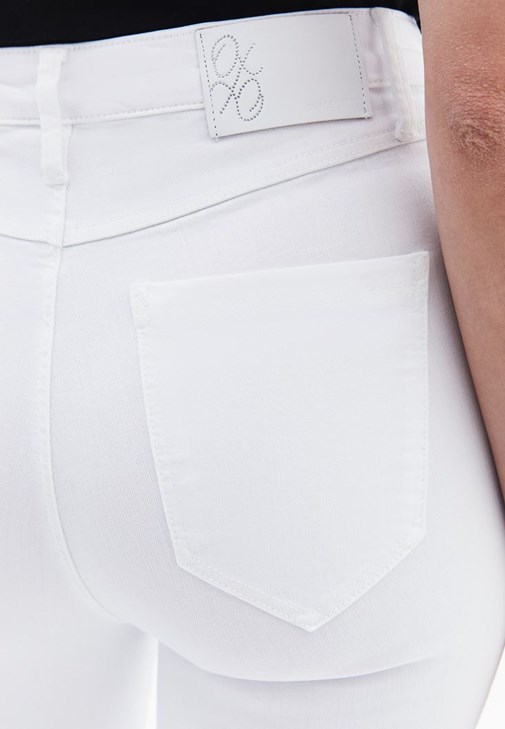Tencel Pantolon ve Sıfır Yaka Tişört Kombini