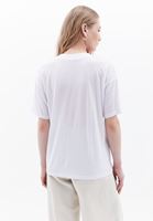 Bayan Beyaz V Yaka Oversize Tişört ( TENCEL™ )