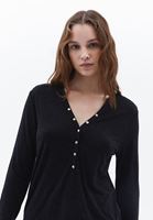 Women Black Wool Blended Tshirt with Long Sleeves