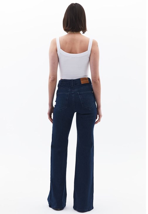 Yüksek Bel Flare Pantolon ve Crop Atlet Kombini