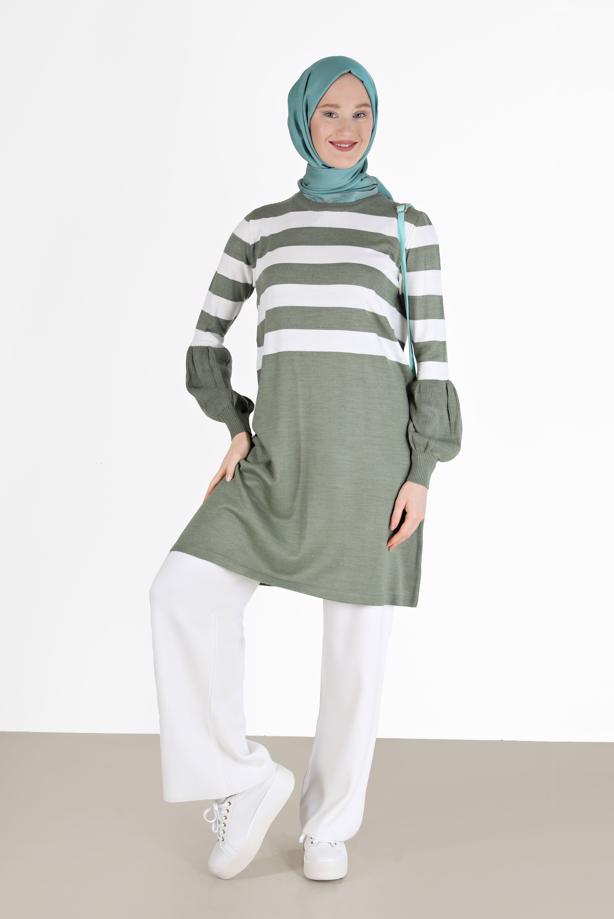Female  Touch of Green on Knitwear