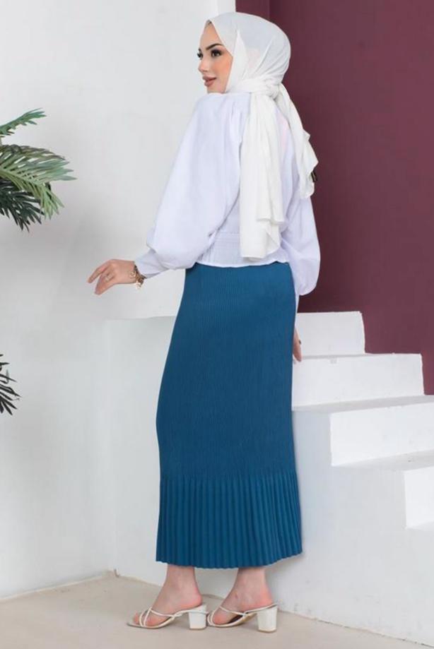 Navy blue skirt with hotsell elastic waist