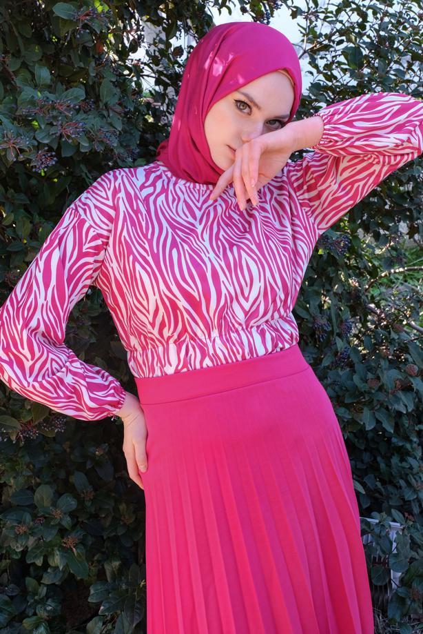 Pink zebra 2025 pleated skirt